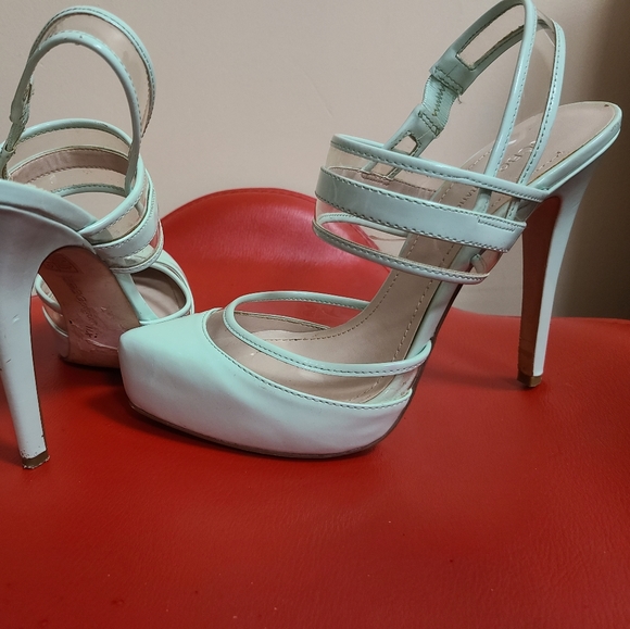 Shoes - Picture 3 of 4